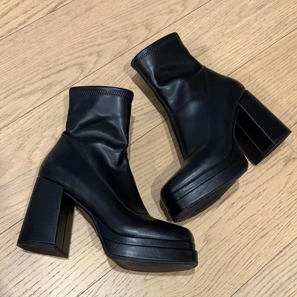 Wild Fable Black Heeled Boots - Picture 4 of 4